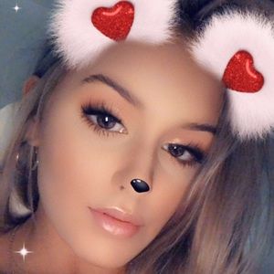 Meet your Posher, Hayley